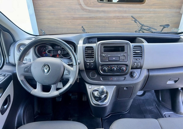 Renault Trafic cena 104998 przebieg: 80000, rok produkcji 2018 z Płock małe 497